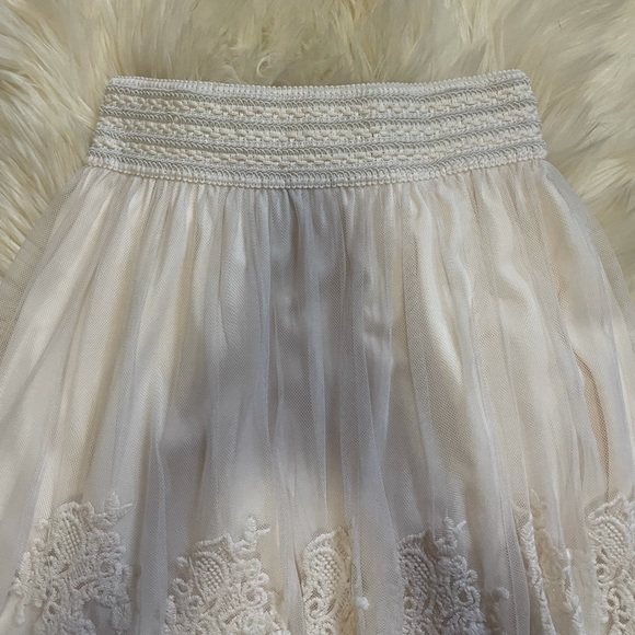 Lace skirt - Picture 4 of 4